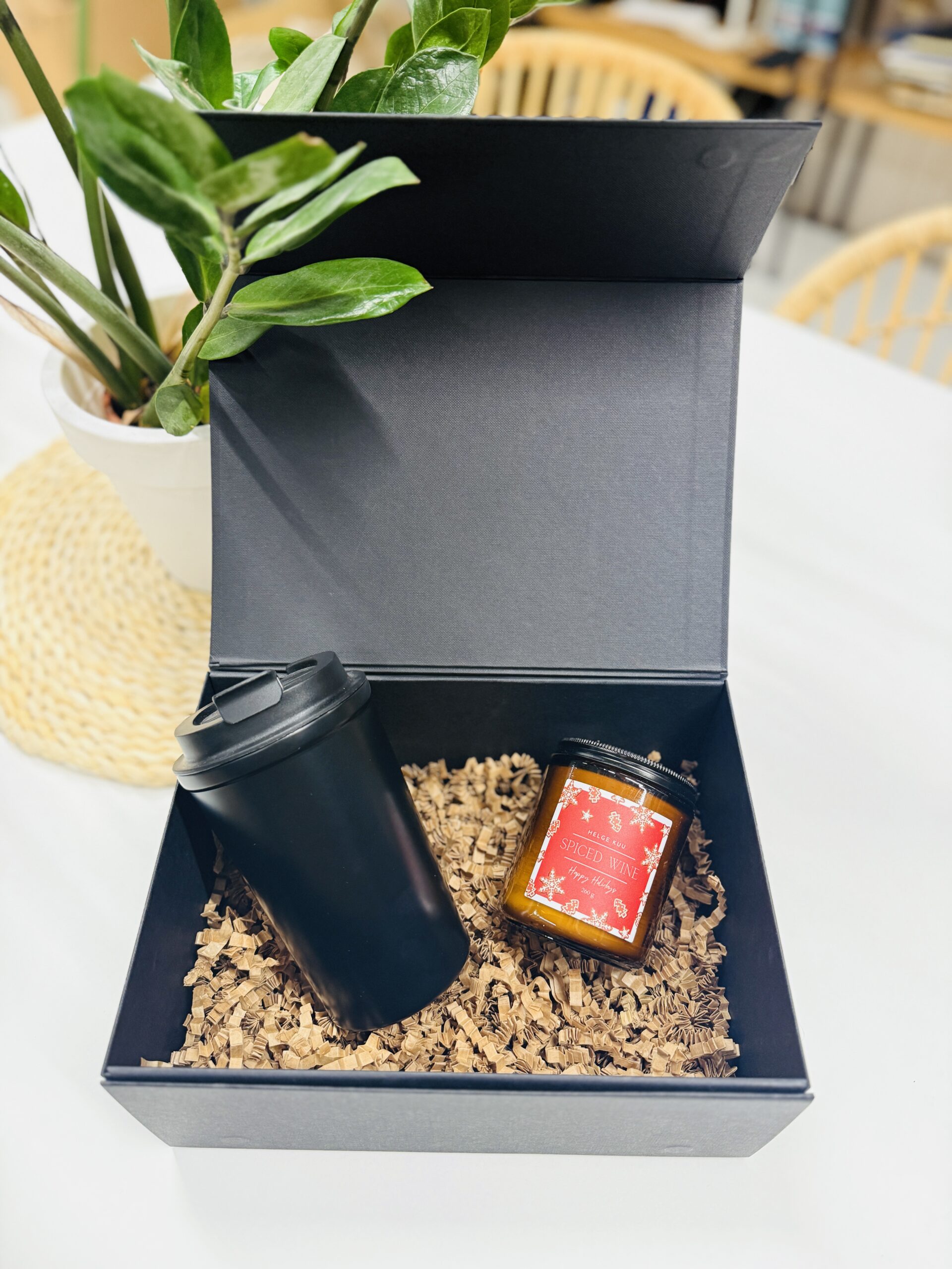 Brace and Candle kinkekomplekt